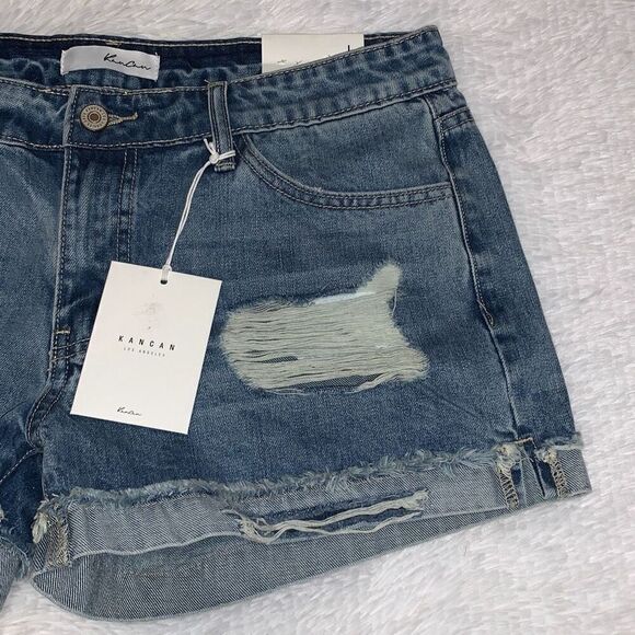 NWT Kancan Mid Rise Distressed CuffJean Shorts Size Large - Picture 2 of 9